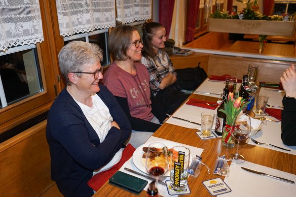 Essen gibt es vor der Versammlung